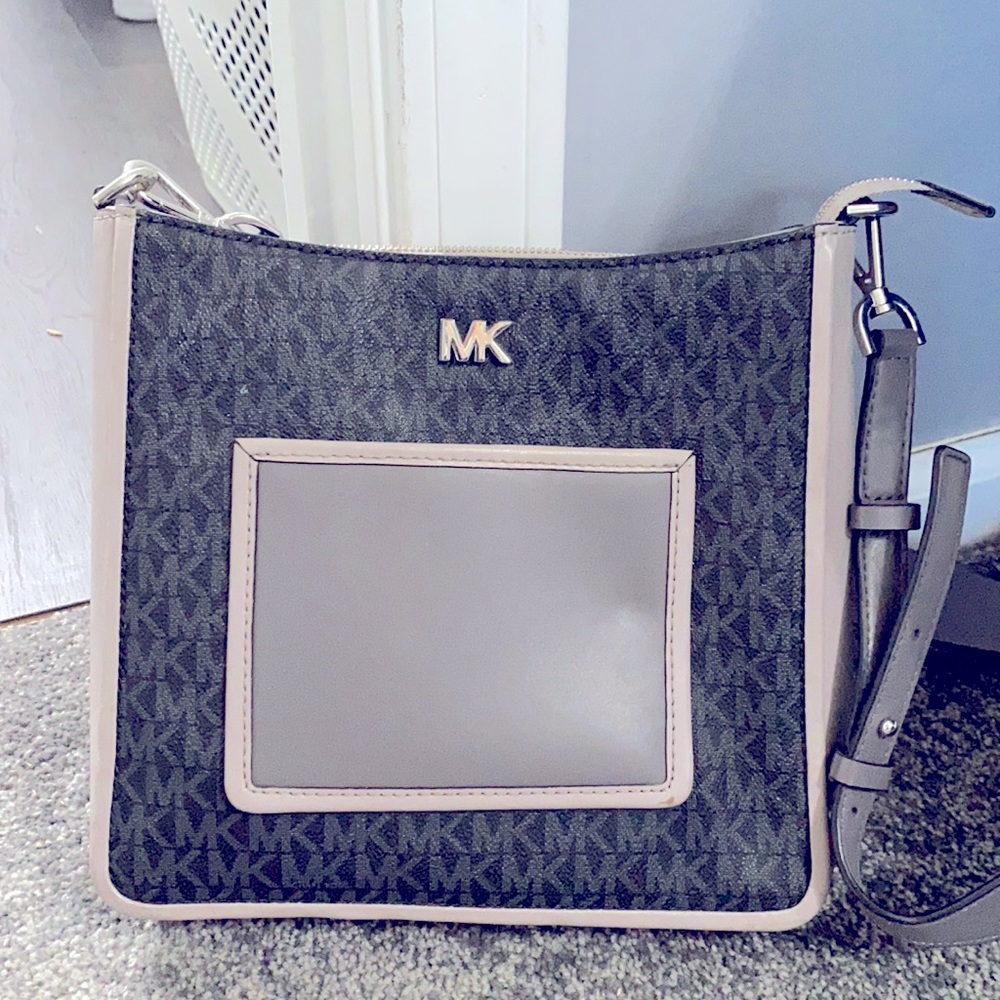Michael Kors Crossbody - Authentic